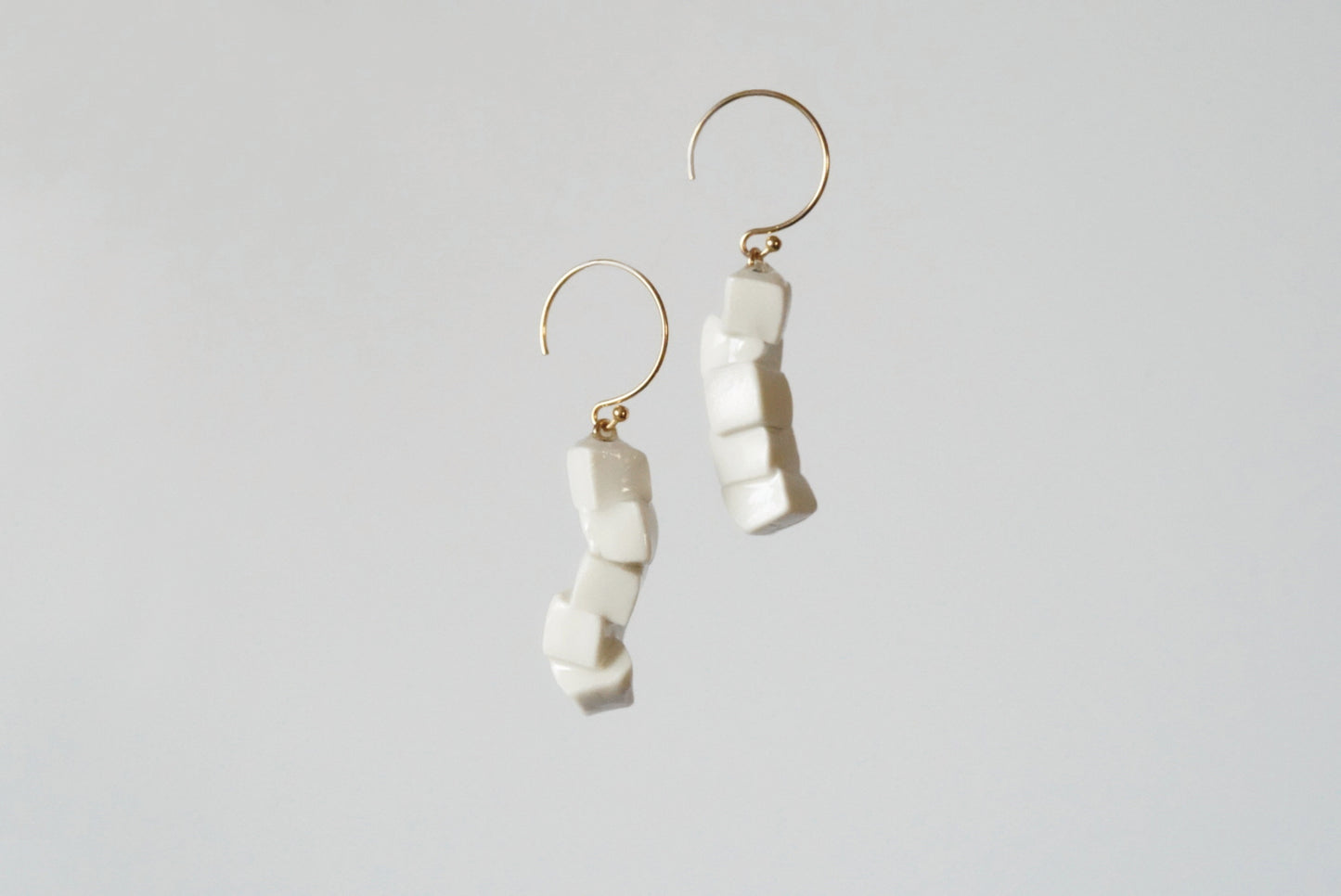 TOFUs earring / 5粒  5 grains